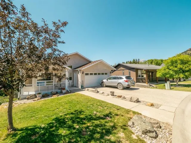 8106 25 Ave, Coleman 4