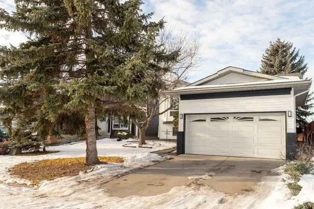 212 Riverstone Pl, Calgary 2