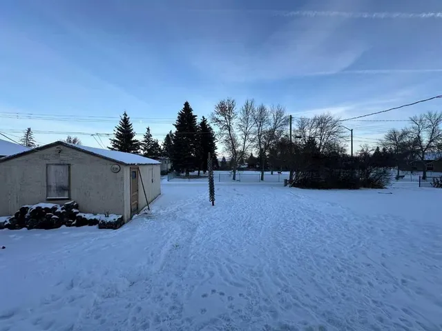 5407 56 St, Ponoka 4