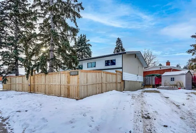 10311 Sacramento Dr, Calgary 3