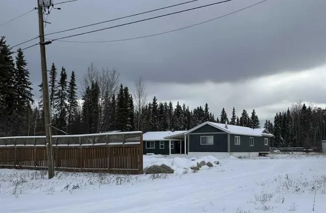 37 Banff Ave, Rainbow Lake 2