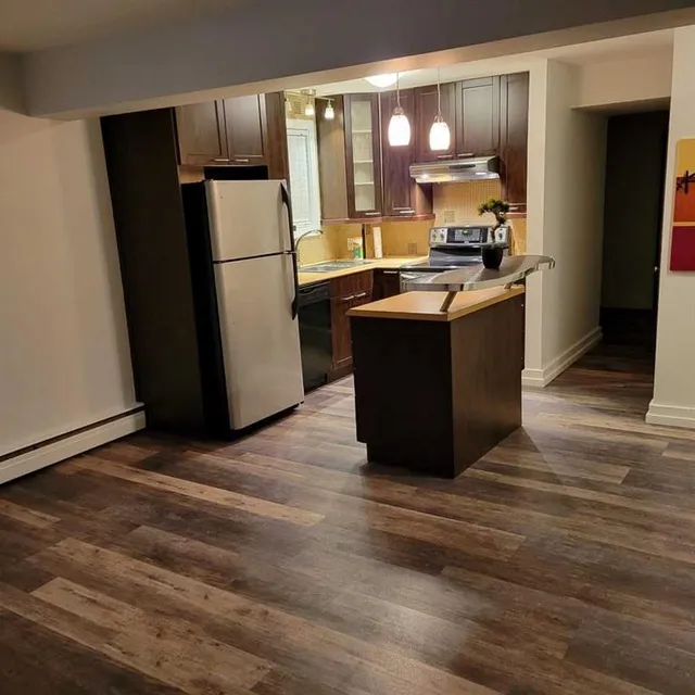 1717 12 St #104, Calgary 3