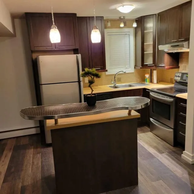 1717 12 St #104, Calgary 4