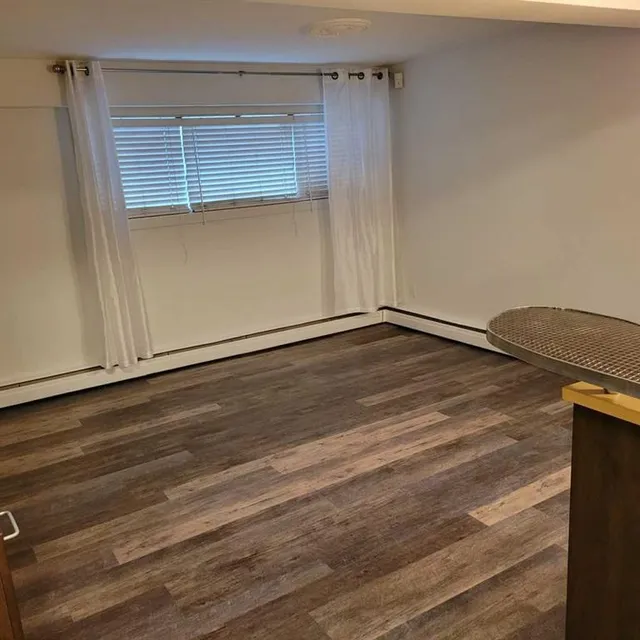 1717 12 St #104, Calgary 5