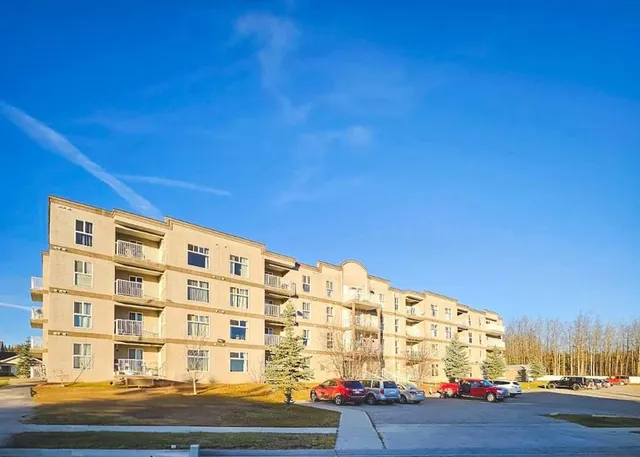 1615 41 St #302, Edson 2