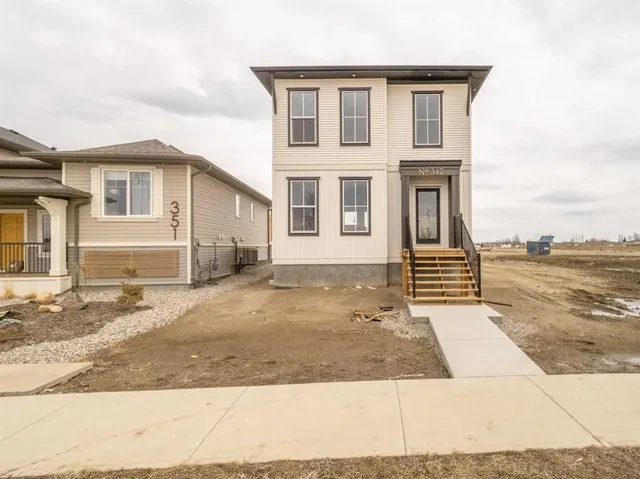 347 Aquitania Blvd, Lethbridge