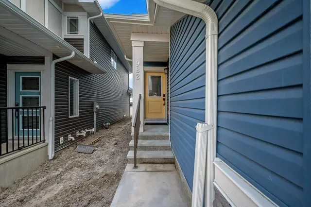 982 bayview Rise, Airdrie 4