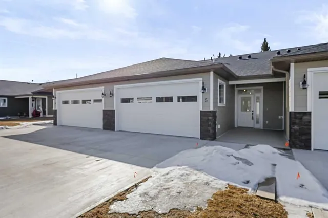 610 4 Ave #5, Sundre 2