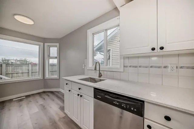 567 Edmonton Trail #5, Airdrie 3