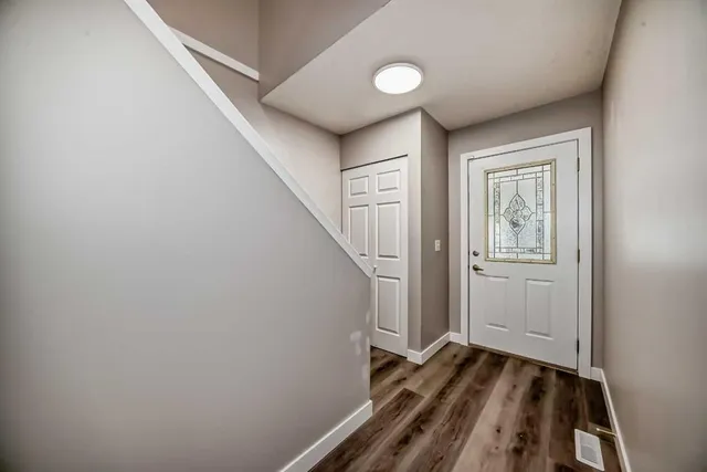 567 Edmonton Trail #5, Airdrie 5