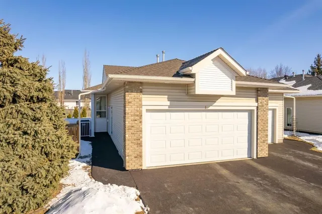 2115 52B Ave #1, Lloydminster 2
