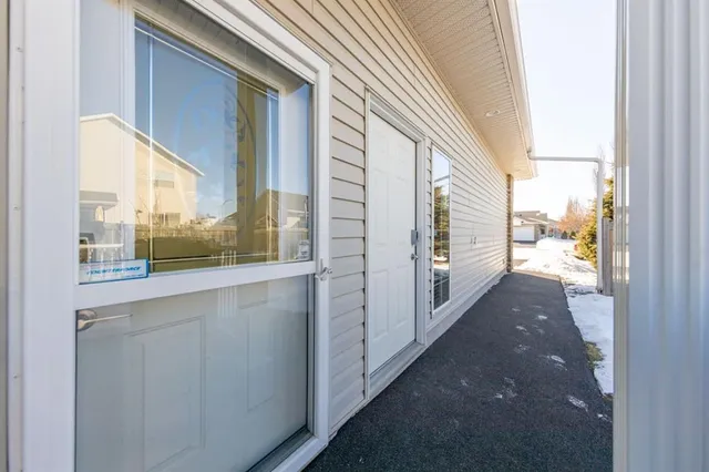 2115 52B Ave #1, Lloydminster 4