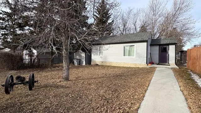 1206 6 Ave, Wainwright 2