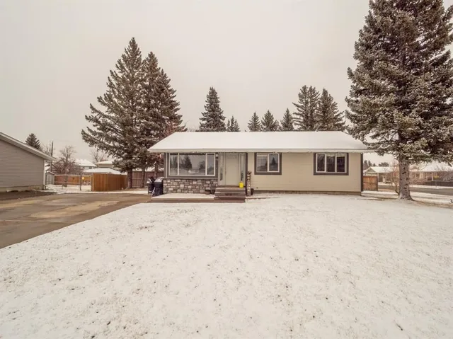 590 7 St, Cardston 2