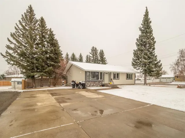 590 7 St, Cardston 4