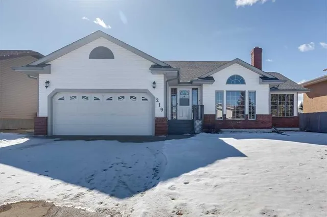219 10 Ave, Sundre 3