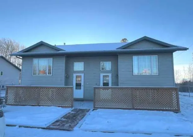 7A & 7B Pembina Road, Rainbow Lake 2