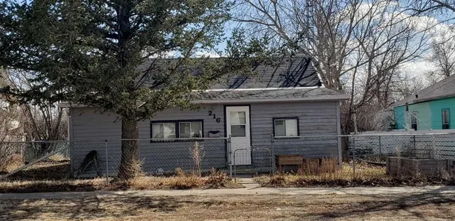 216 3 Ave, Champion 2