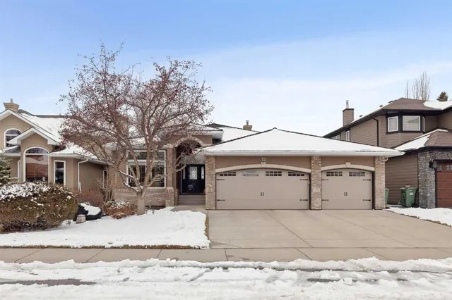 72 Mt Cascade Close, Calgary 2