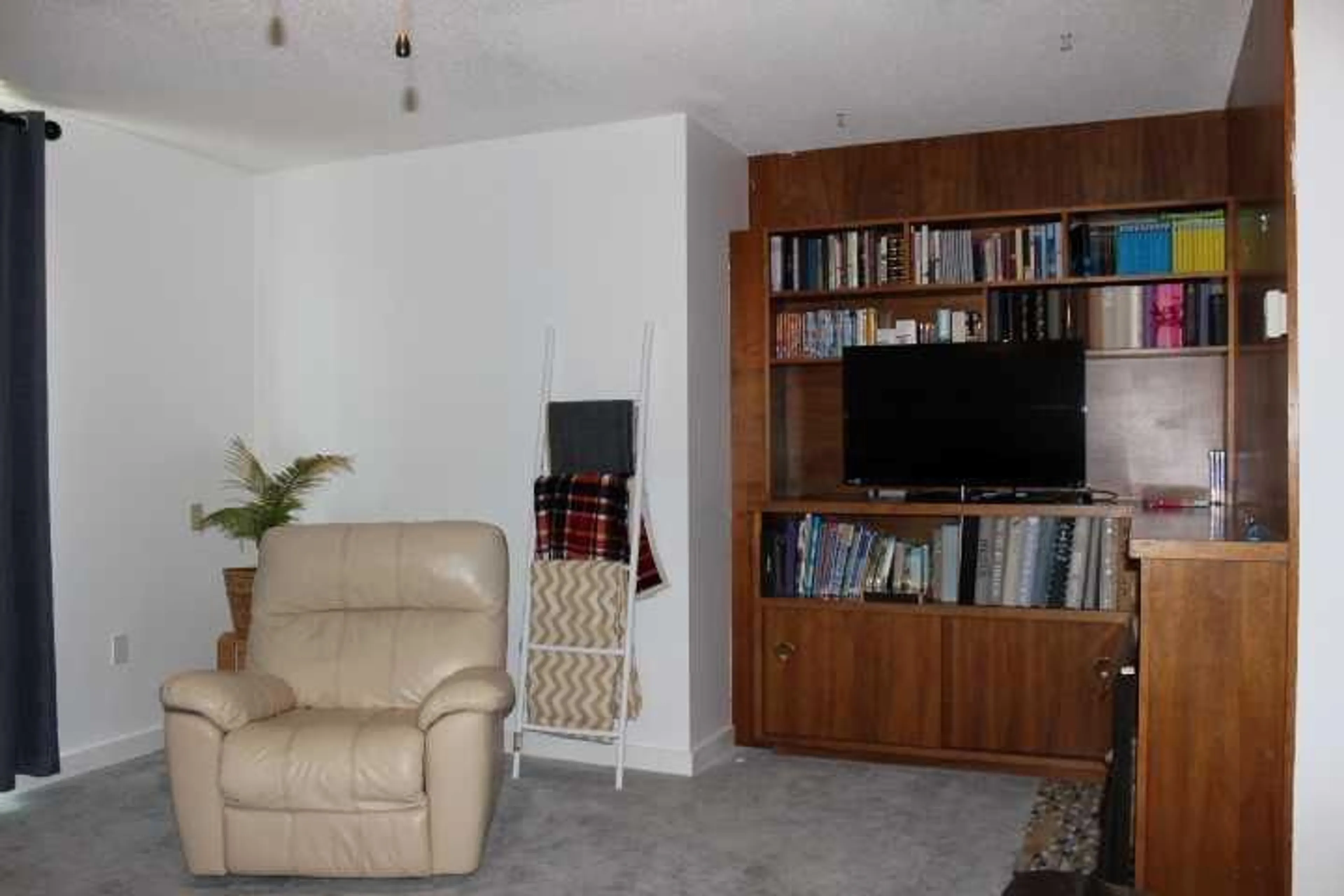 pillar/IMG-A2215893_3.jpg