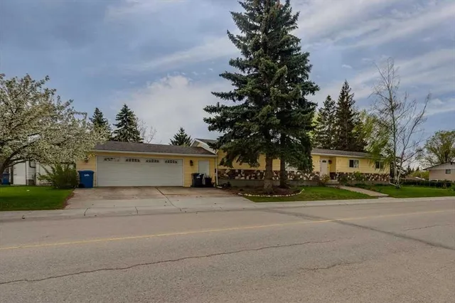 1203 Gough Rd, Carstairs 3
