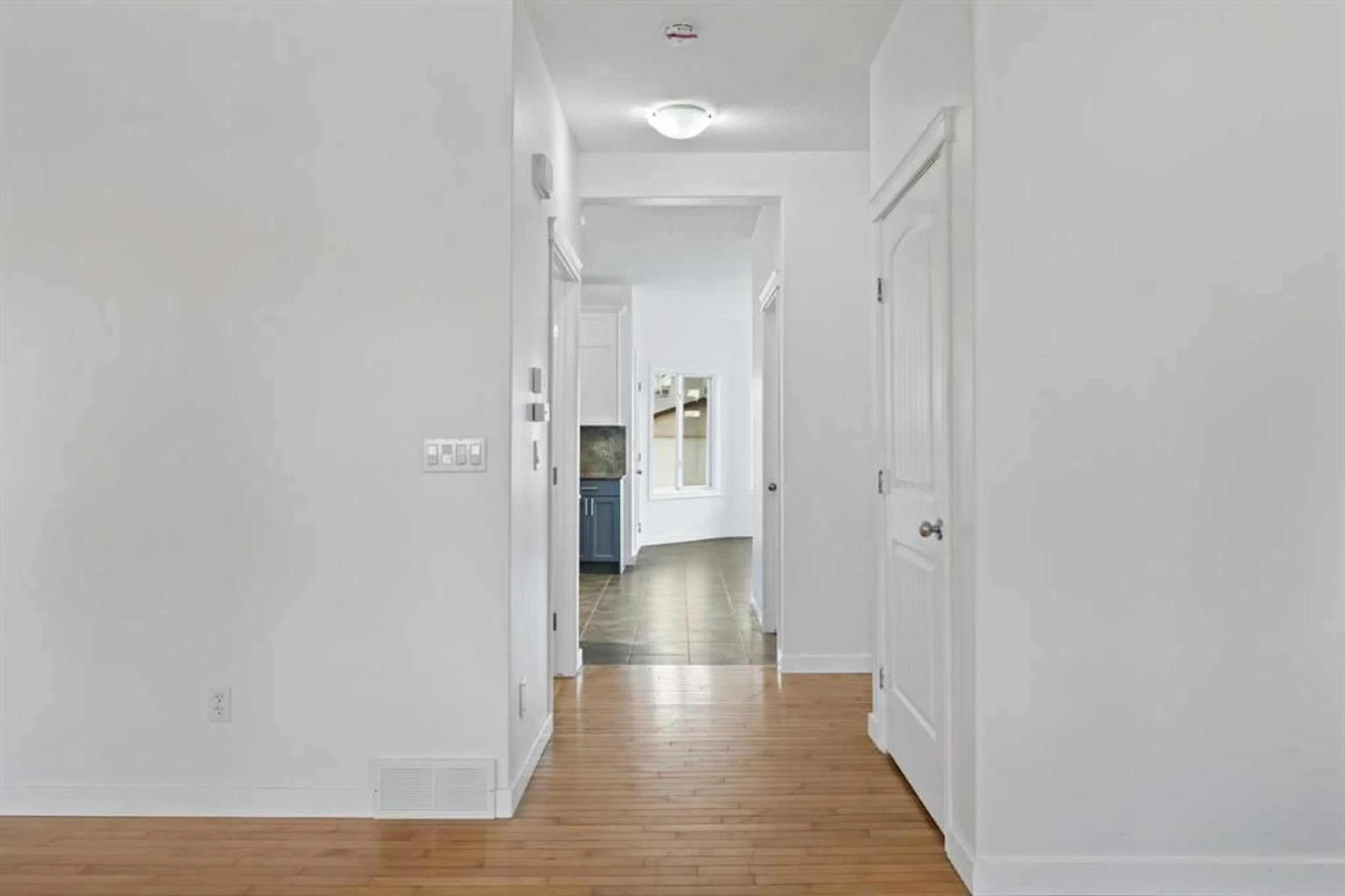 pillar/IMG-A2233875_4.jpg