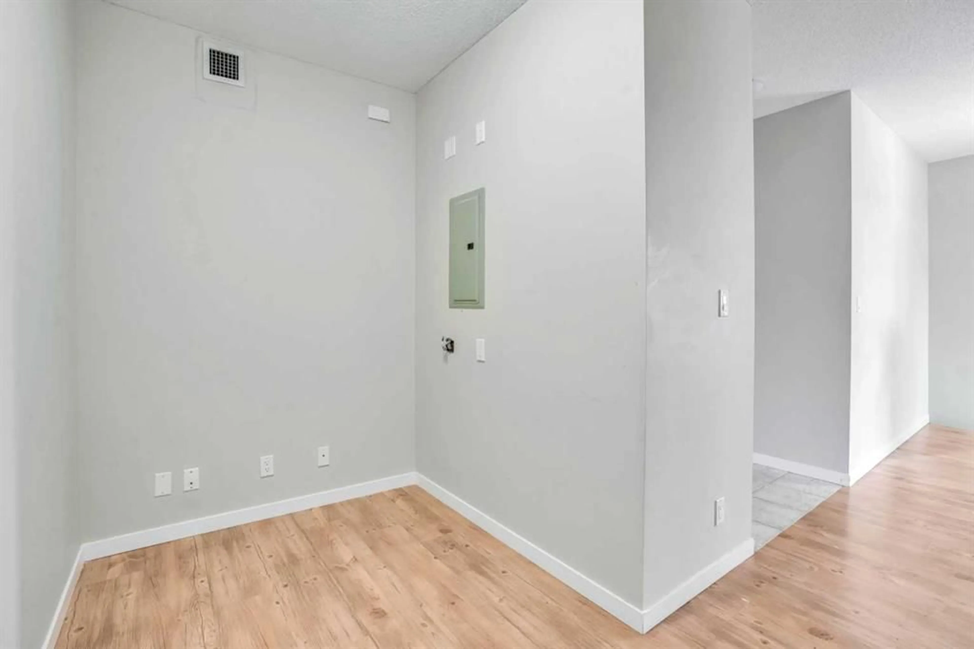 pillar/IMG-A2238970_4.jpg