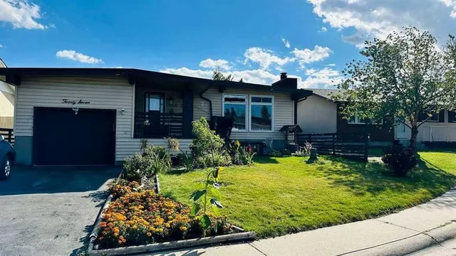 27 Penworth Pl, Calgary 2