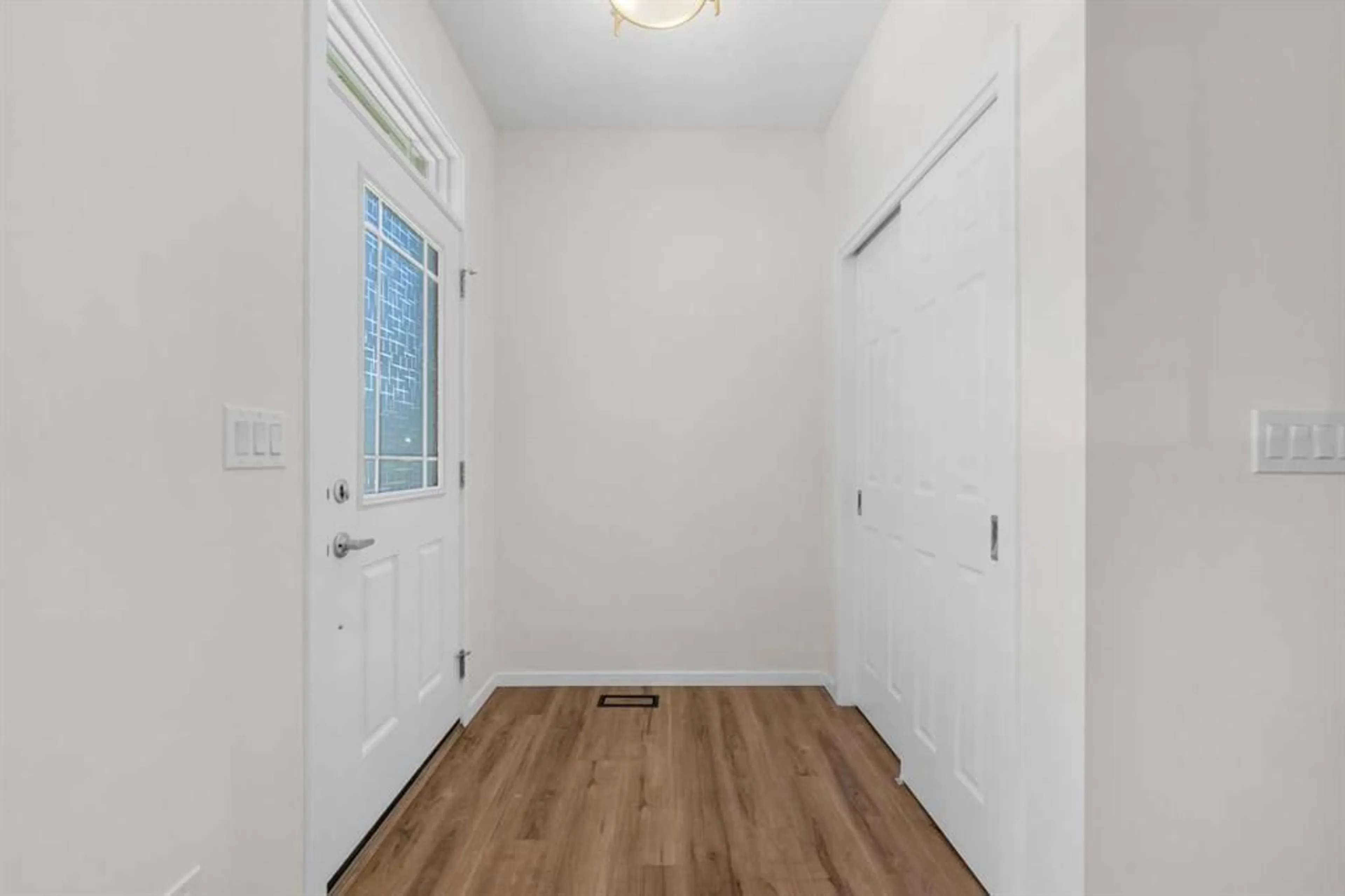 pillar/IMG-A2244459_4.jpg