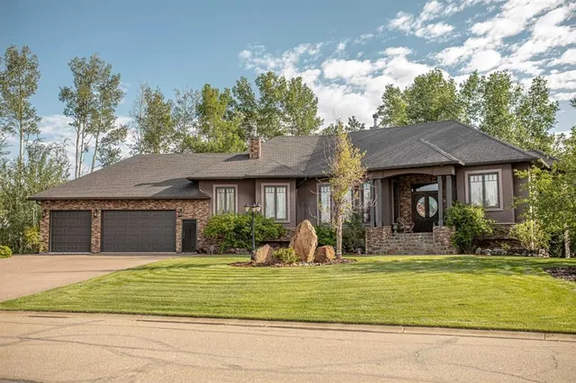 13 Chinook Cres, High Level 2