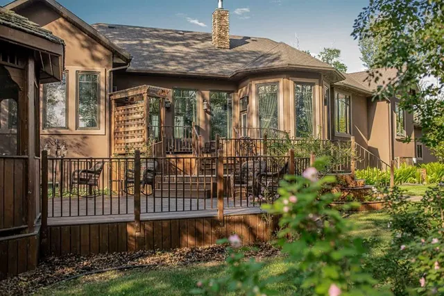 13 Chinook Cres, High Level 3