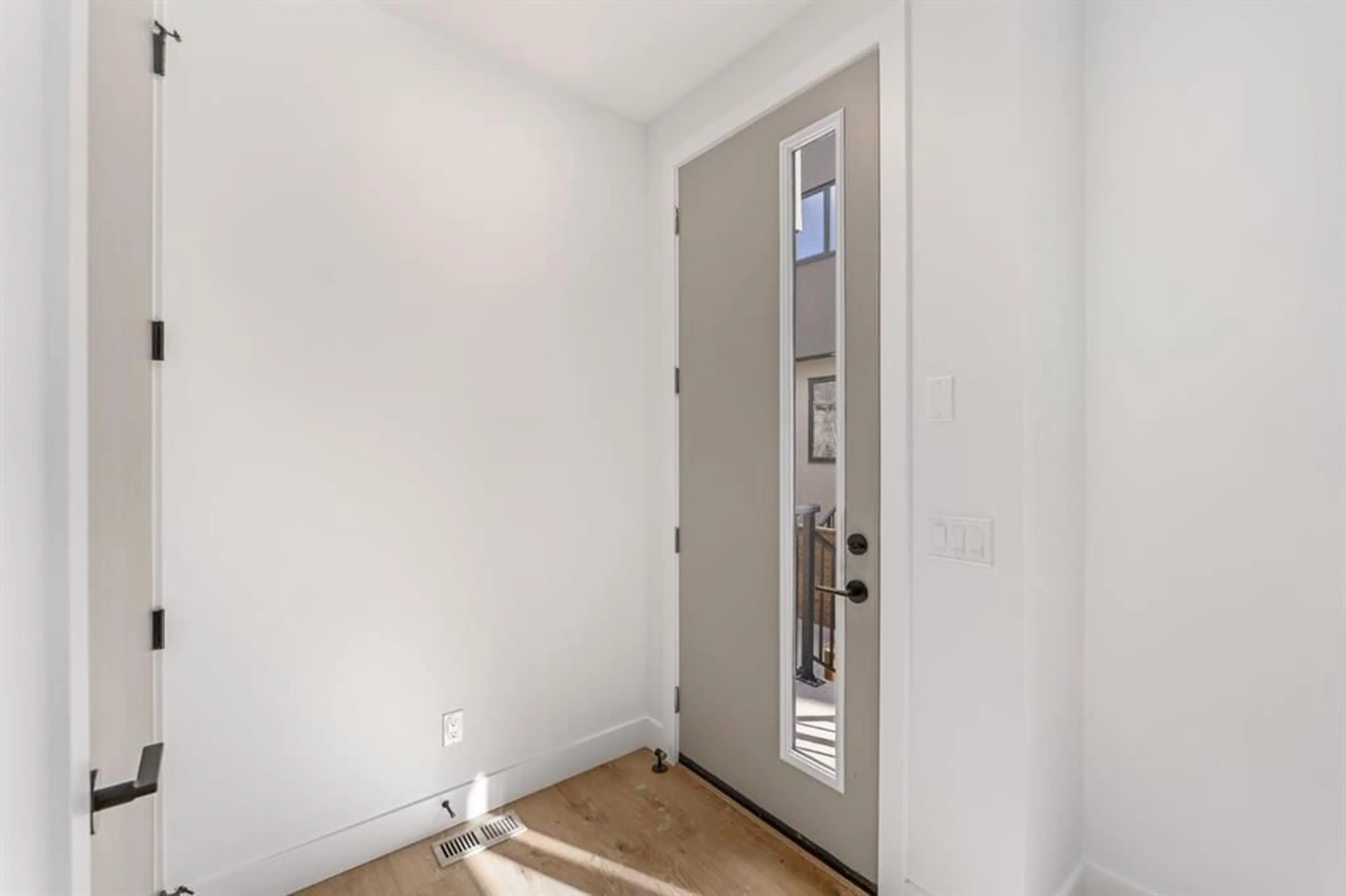 pillar/IMG-A2247585_3.jpg