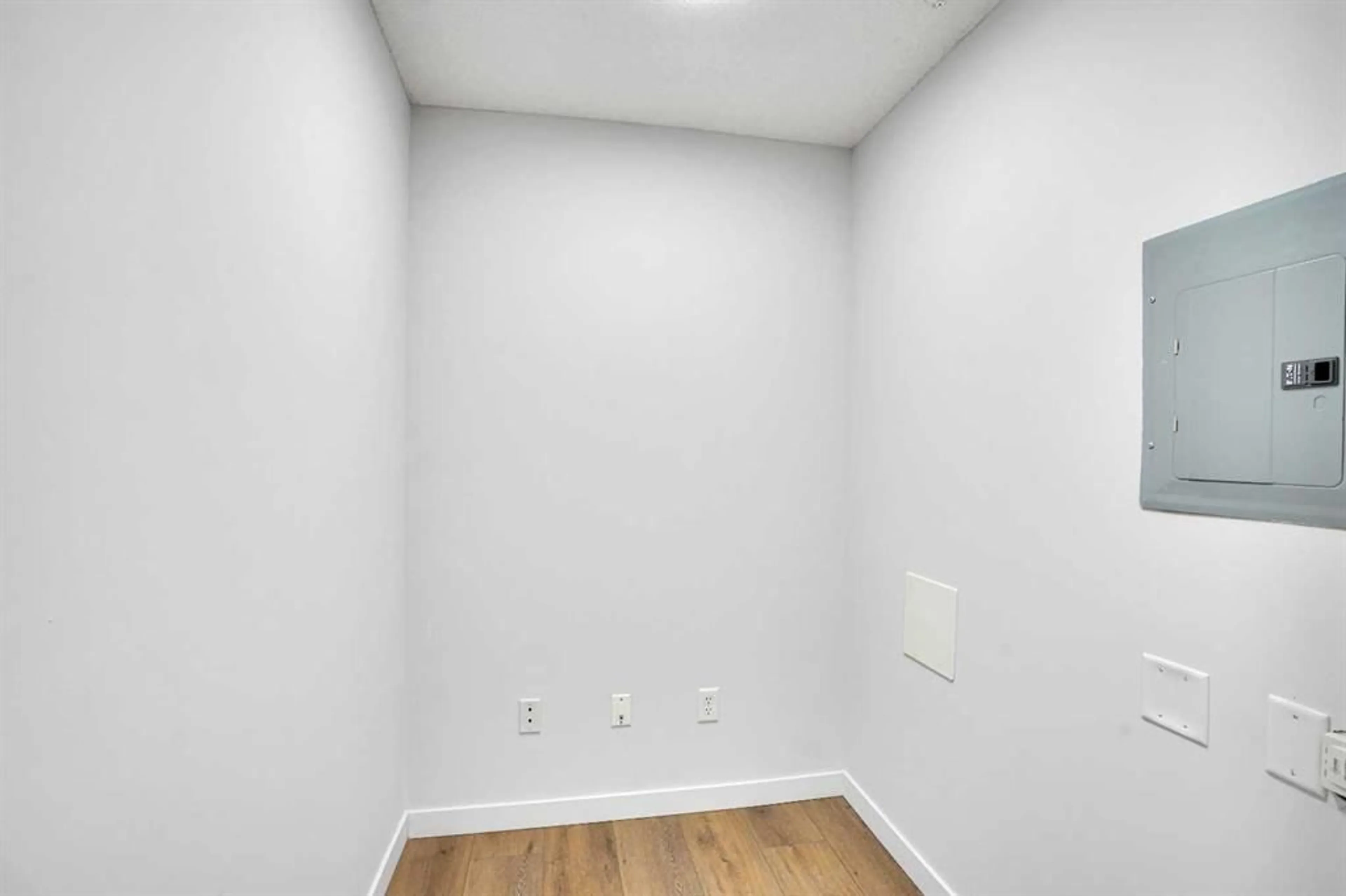 pillar/IMG-A2249081_4.jpg