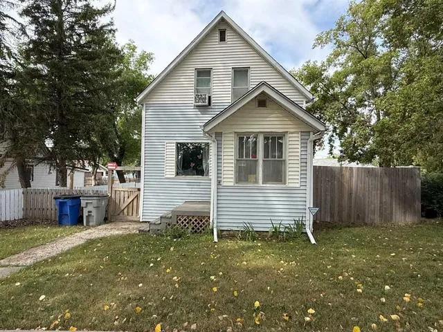 5136 46 St, Provost 2