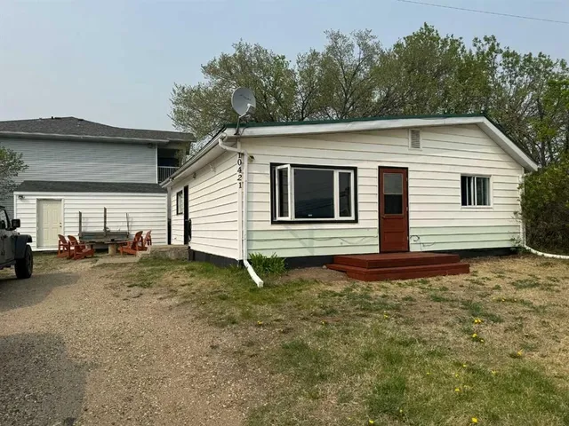 10421 89 St, Peace River 2