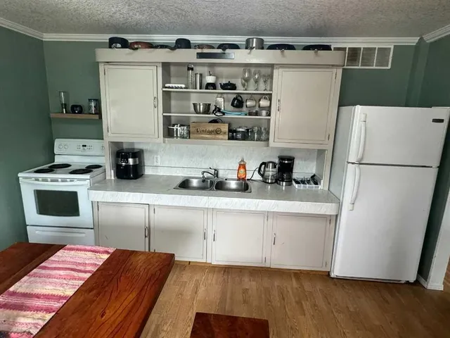 10421 89 St, Peace River 4
