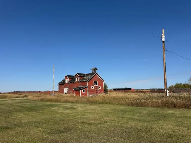 814042 HWY 2, Rural Fairview No. 136, M.D. of 5