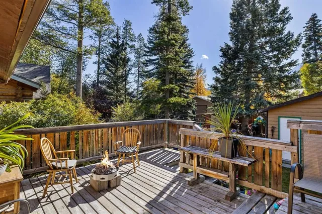 1117 15th St, Canmore 3