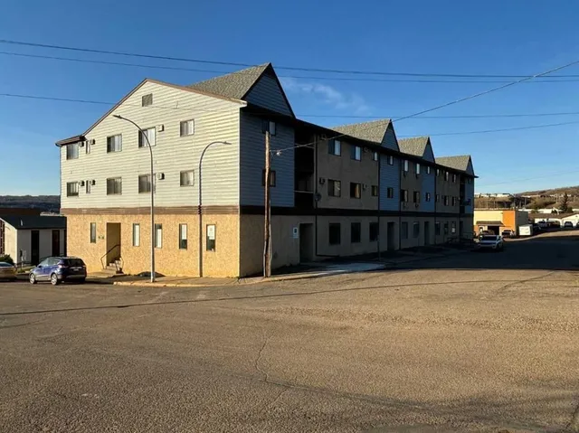 10118 100 Ave #101-215, Peace River 2