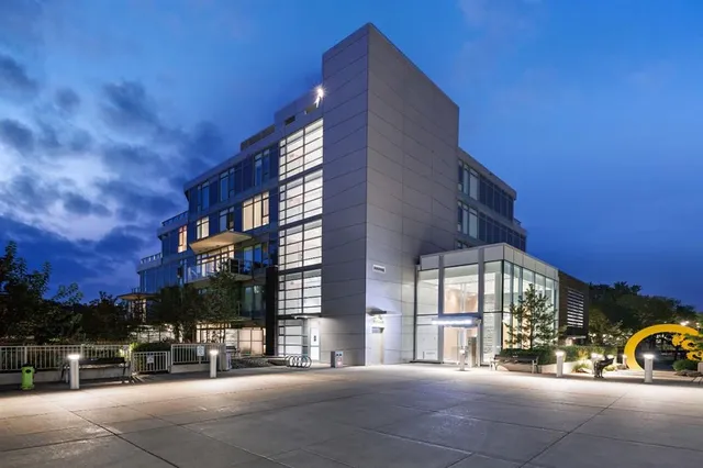 128 Waterfront Crt #104, Calgary 2