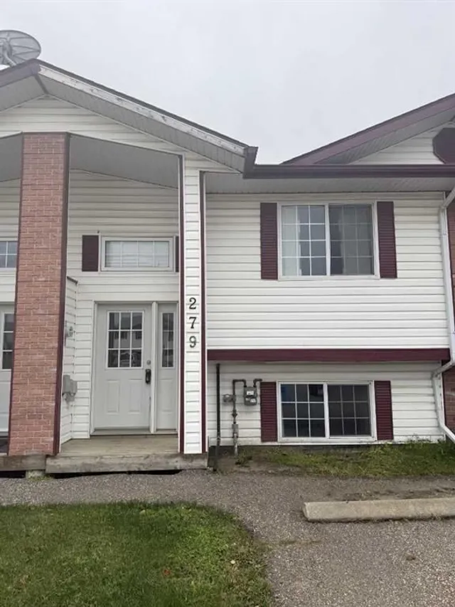 279 Mustang Rd, Fort McMurray 2