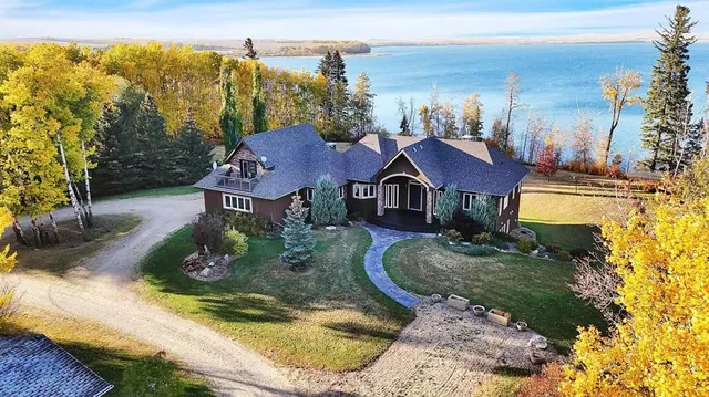 2210B Township Road 392, Rural Lacombe County 2
