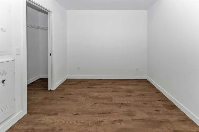 110 18A St #305, Calgary 5