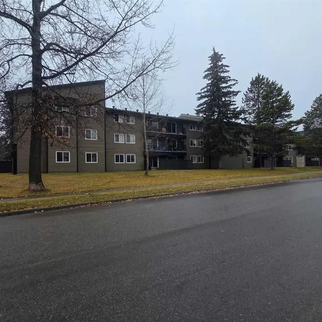 5611 10 Avenue #105A, Edson