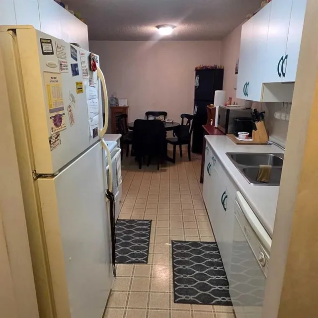 5611 10 Avenue #105A, Edson 3