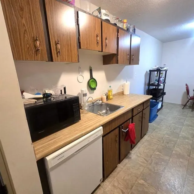 5611 9 Avenue #304B, Edson 4