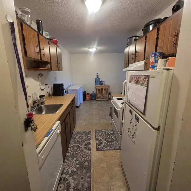 5611 9 Avenue #312B, Edson 3