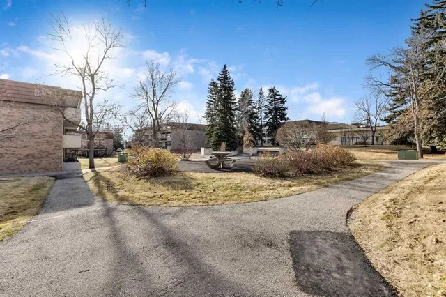231 Heritage Dr #34B, Calgary 2