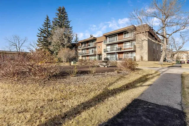 231 Heritage Dr #34B, Calgary 3