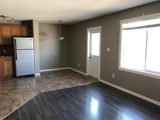 6802 50 Ave #31, Camrose 3